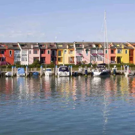 Beachfront For 4 People Porto Santa Margherita di Caorle