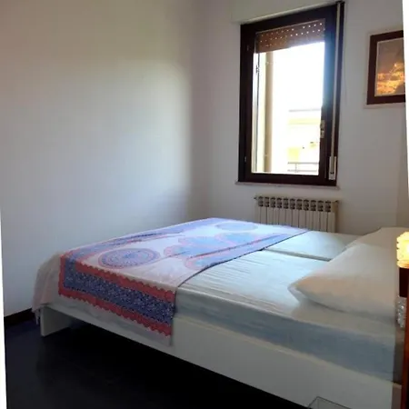 Villa Beachfront For 4 People *